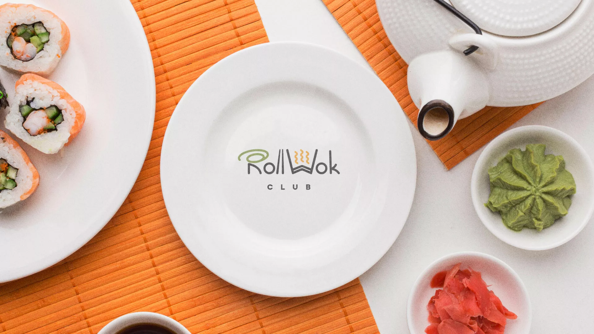 Разработка логотипа и фирменного стиля суши-бара «Roll Wok Club» в Калининске